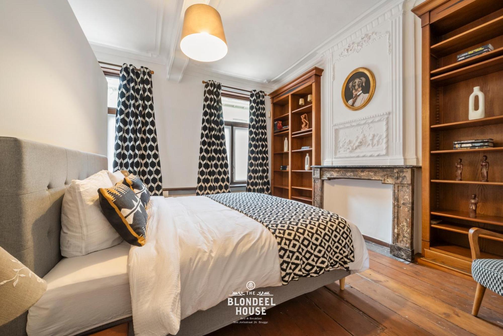 Bed & Breakfast The Blondeel House Brugge Center Buitenkant foto
