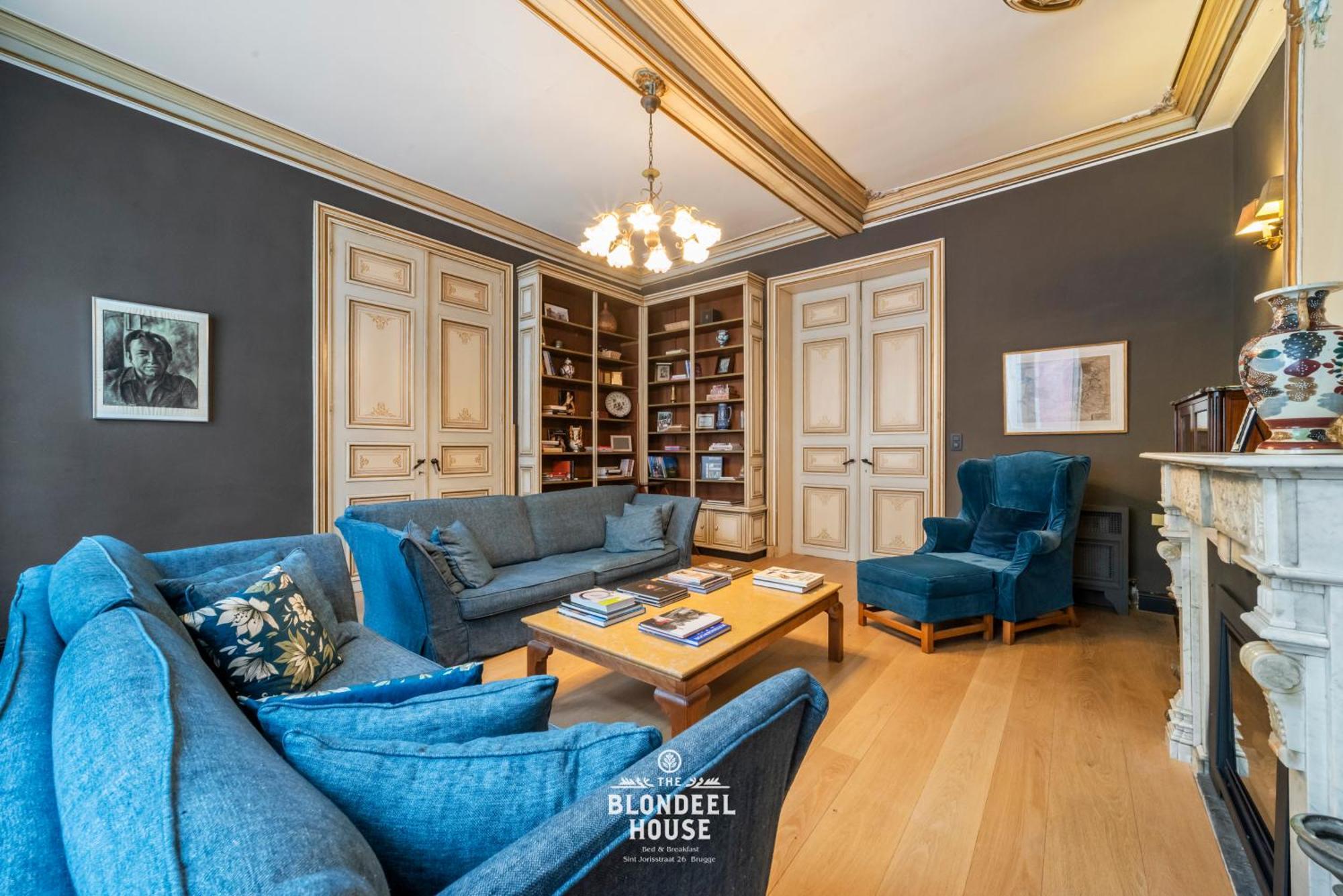 Bed & Breakfast The Blondeel House Brugge Center Buitenkant foto